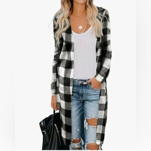 Buffalo plaid duster with pockets in XXL by POGTMM.